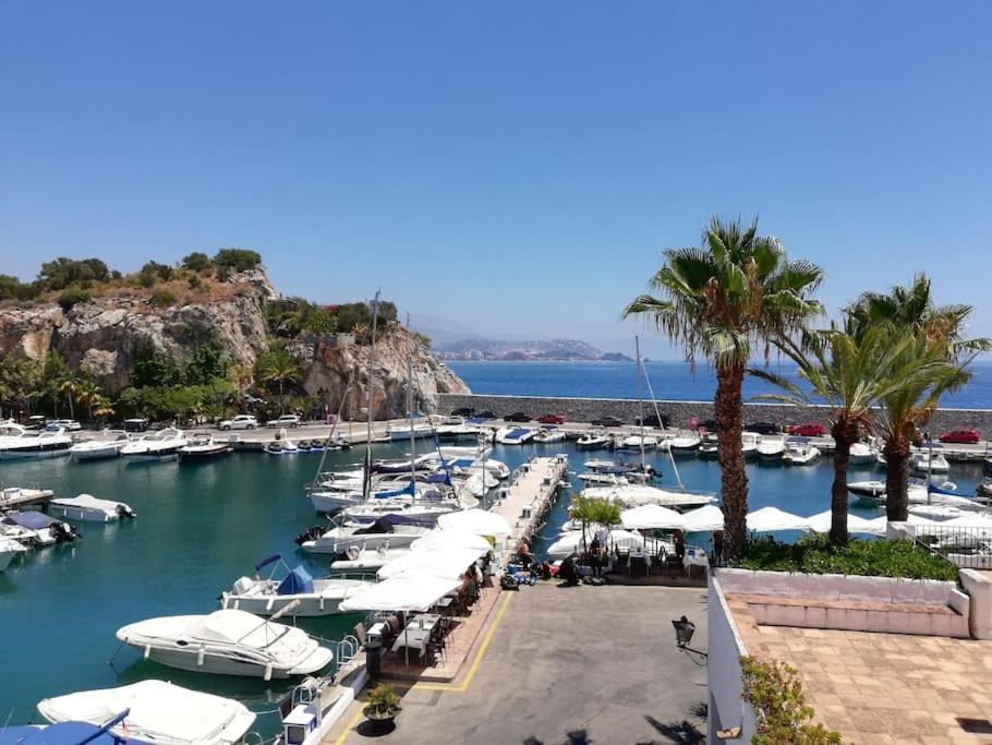 Appartement Apartamento Grande En El Puerto Marina Del Este à La Herradura  Extérieur photo