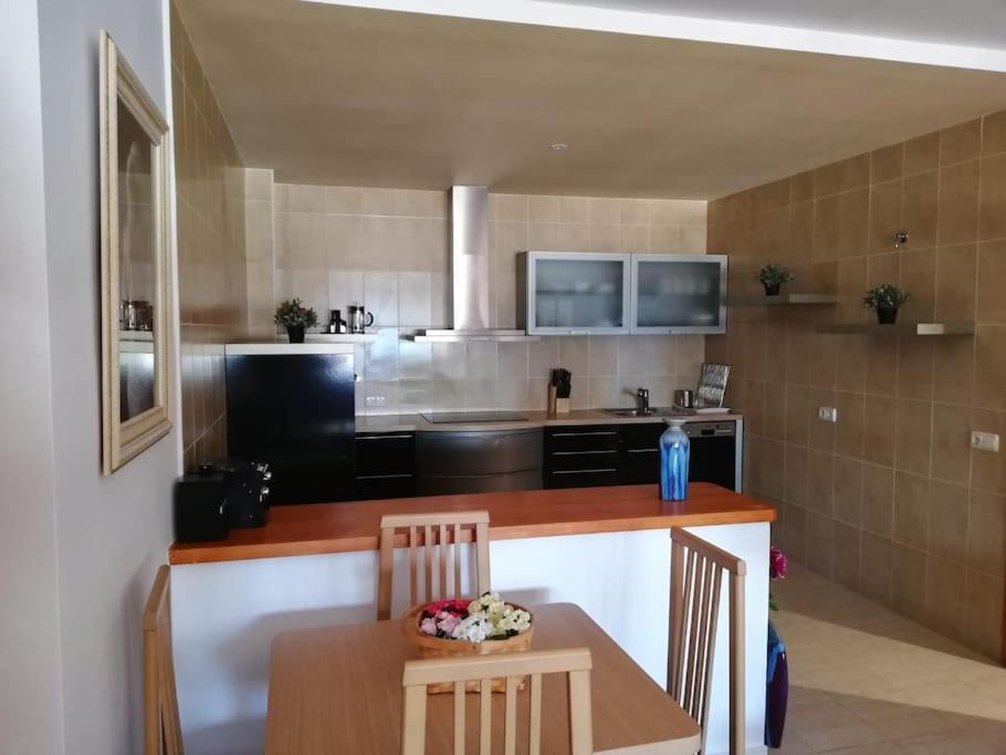 Appartement Apartamento Grande En El Puerto Marina Del Este à La Herradura  Extérieur photo